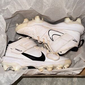 Nike Force Trout 7 Pro White and Black Baseball Cleats